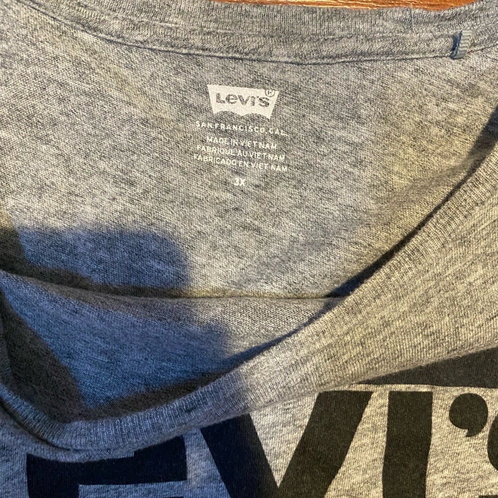 Levis tee - Picture 3 of 3